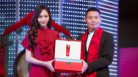 中国美正当红，尊龙官方A股上市，引领新时代